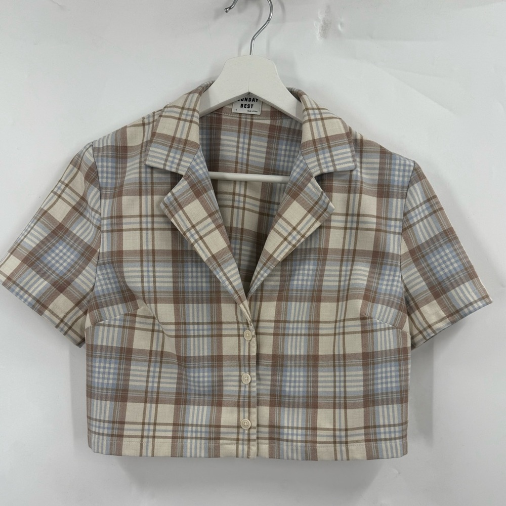 Aritzia Sunday Best Top Tuesday
Cropped Button Up Plaid Shirt
Small Blue Tan